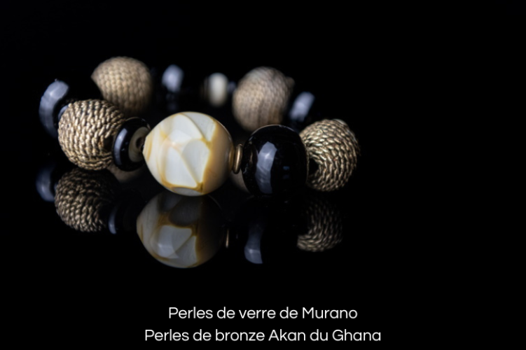 Perles de verre de Murano et perles de bronze Akan du Ghana