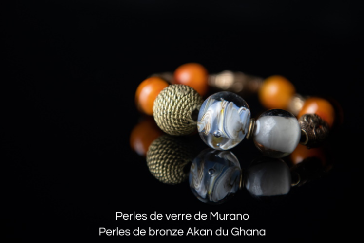 Perles de verre de Murano et perles de bronze Akan du Ghana