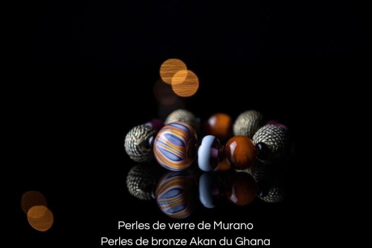 Perles de verre de Murano et perles de bronze Akan du Ghana